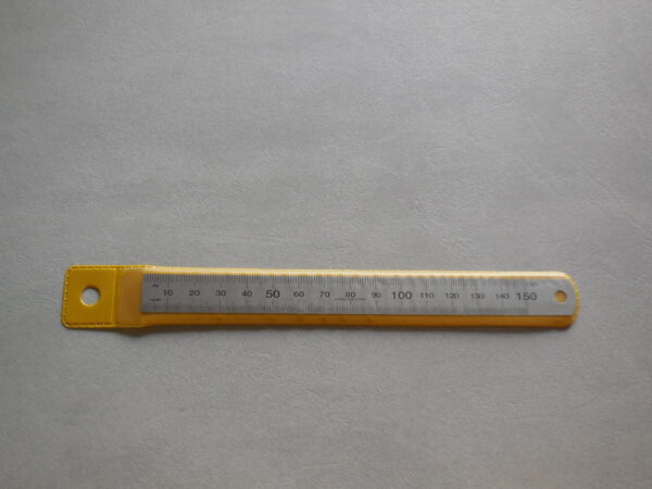 Réglet acier 15 cm de coupe.